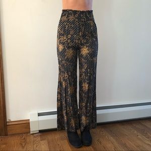 Urban Outfitter: Flare Pants